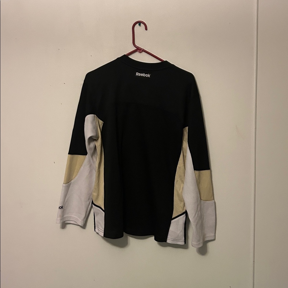 Reebok Pittsburgh Penguins Black and White womens Hockey Jersey - Picture 3 of 3